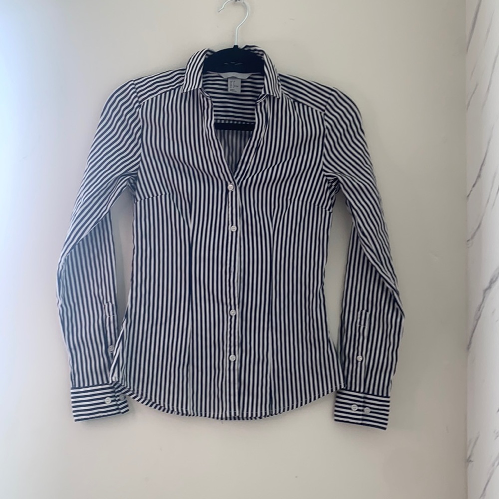H&M stripped buttons down shirt size 2
